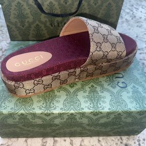 Women platform slide sandal